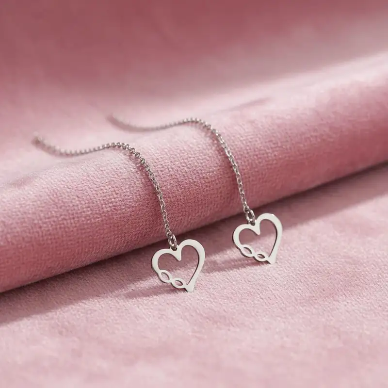 گوشواره بخیه‌ای طرح قلب مدل Love