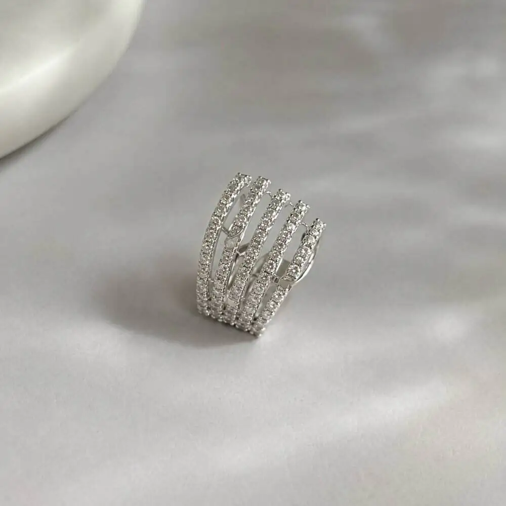 luxury-crystal-ear-cuff ایرکاف مدرن نگیندار با طراحی ظریف و براق