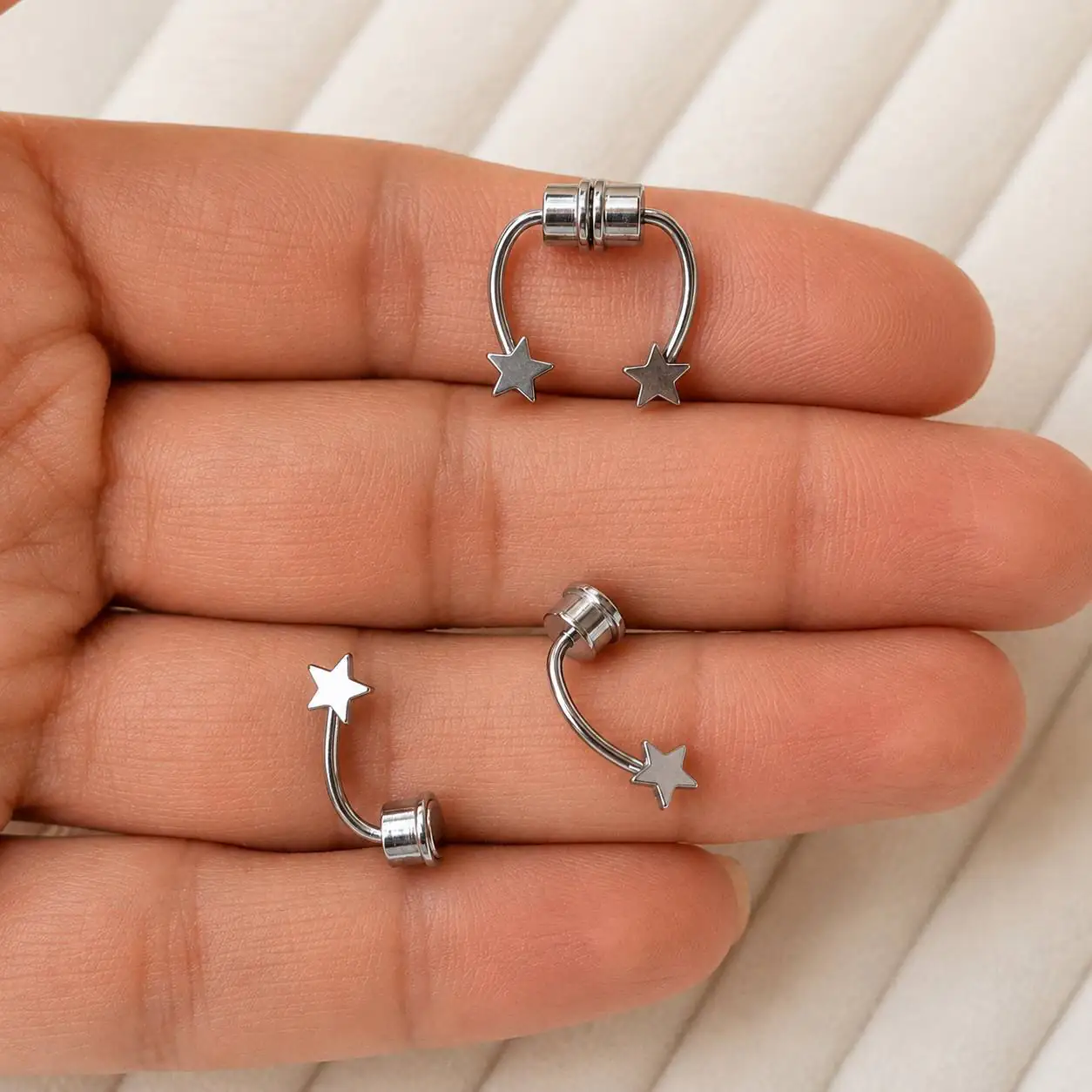 magnetic-star-septum-on-hand