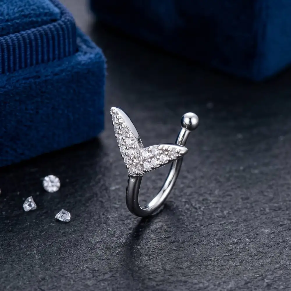 rhinestone-fake-septum-piercing-silver
