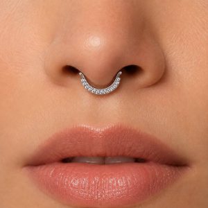 پیرسینگ فیک سپتوم نگین‌دار نقره‌ای با فرم U باز و میله‌های ظریف
