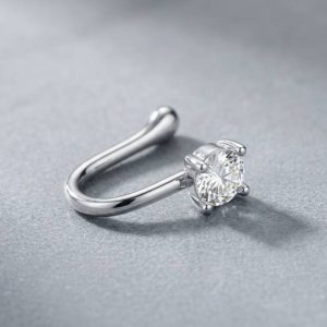 پیرسینگ بینی فیک نقره‌ای نگین‌دار مدل U شکل با طراحی مینیمال و نگین گرد شفاف
