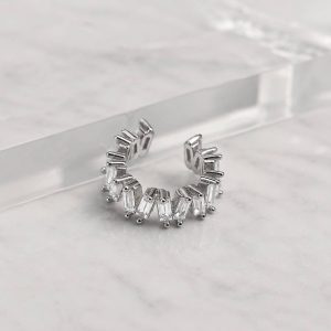 پیرسینگ فیک نقره‌ای نگین باگت مدل تاجی مناسب سپتوم و گوش