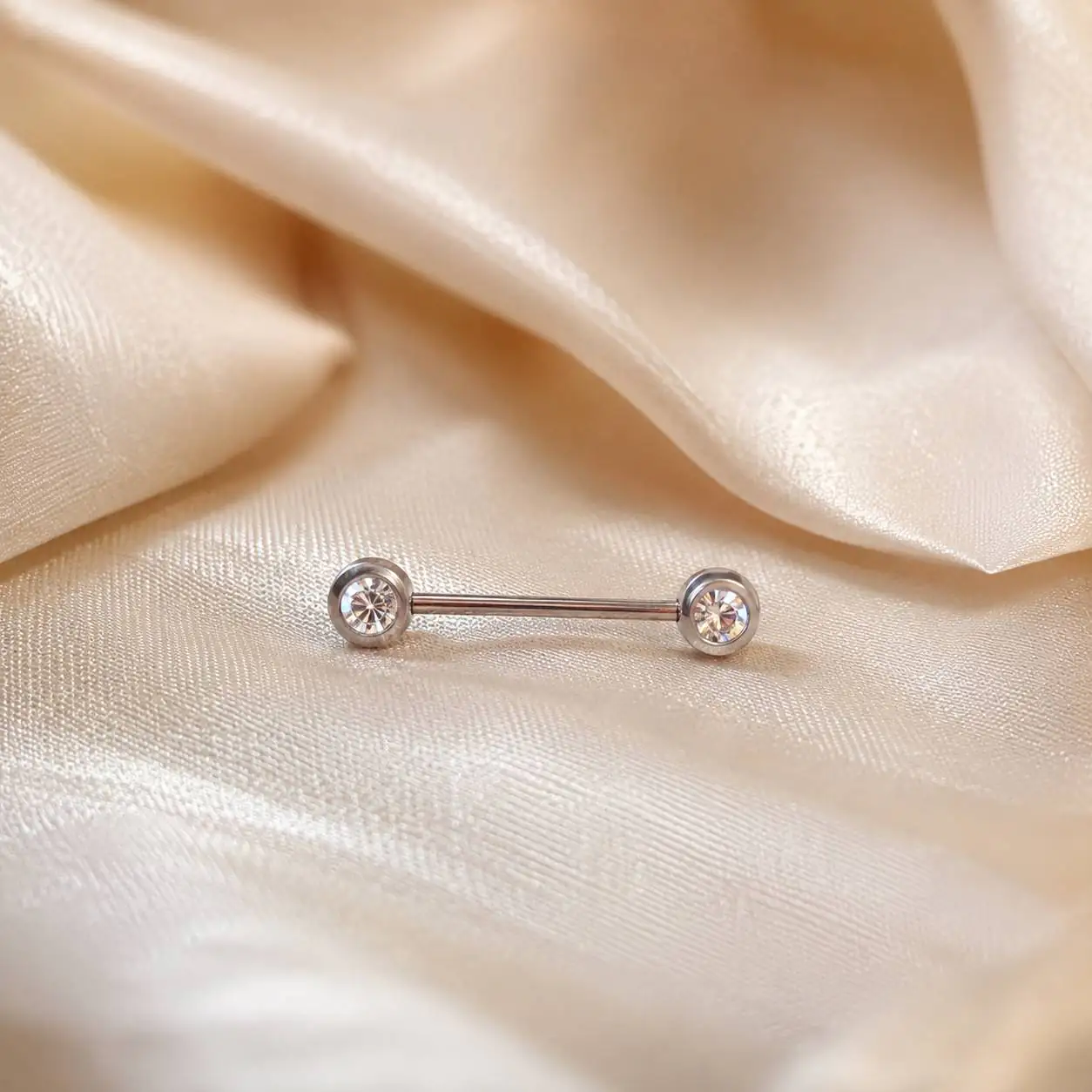 titanium-nipple-barbell-clear-gems-02.jpg