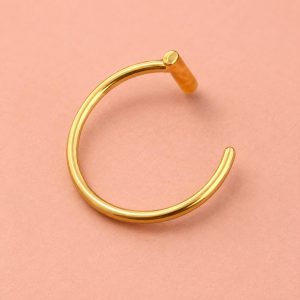 پیرسینگ فیک لب طلایی حلقه‌ای با طراحی ظریف و مینیمال