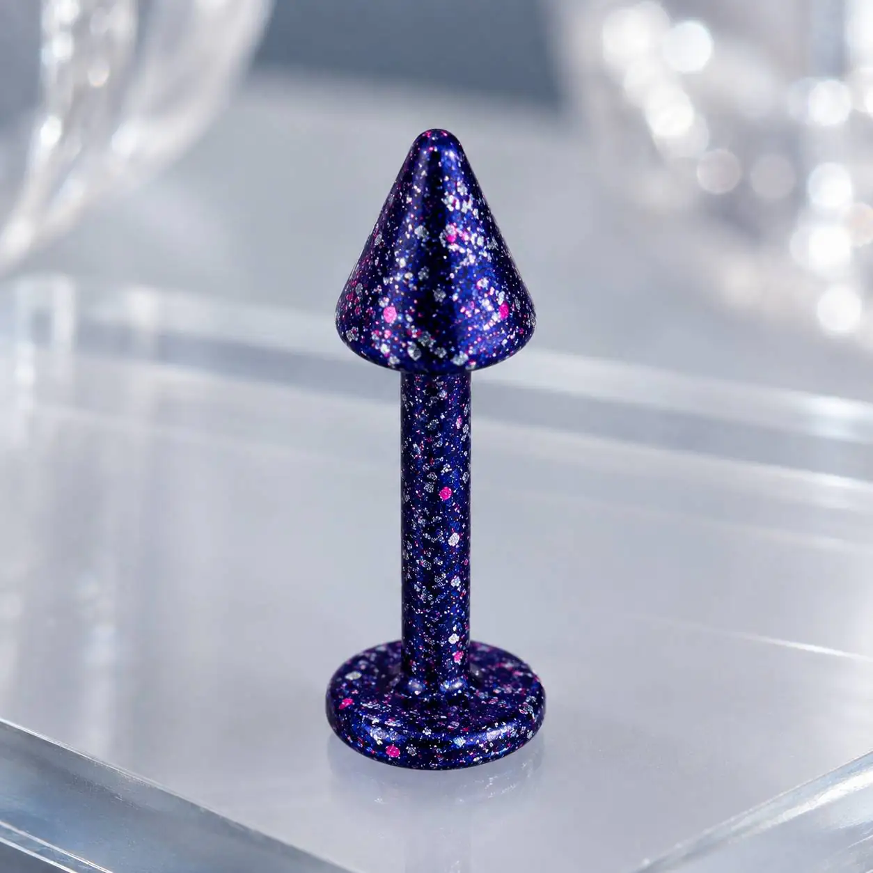 navy-pink-glitter-labret-lip-piercing پیرسینگ لابرت لب سرمهای صورتی اکلیلی با سری مخروطی و پشت تخت