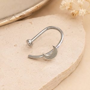 پیرسینگ فیک لب نقره‌ای طرح هلال ماه با گوی فلزی