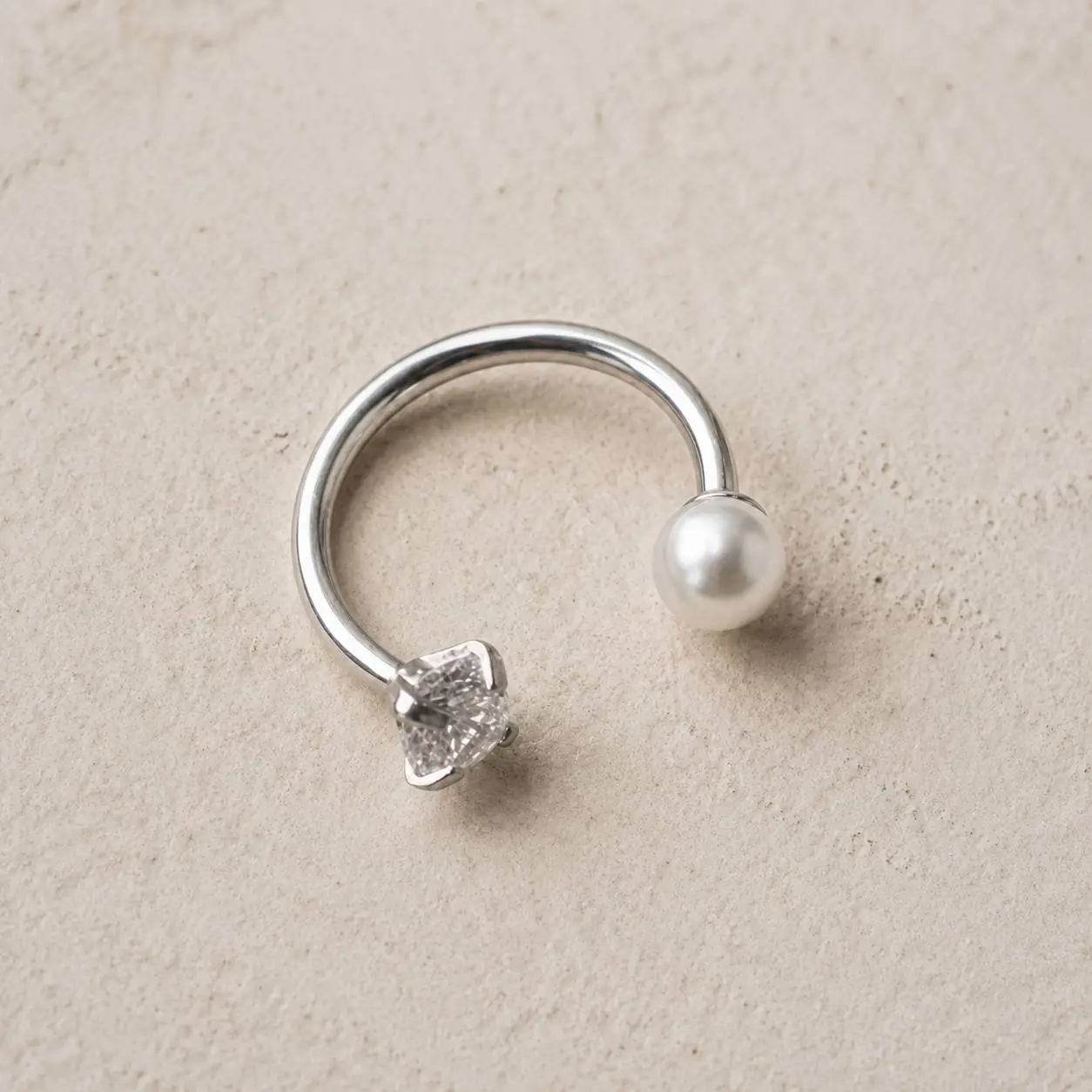 silver-horseshoe-smiley-piercing-top-view.jpg