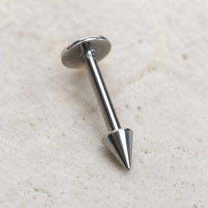 پیرسینگ لب لابرت نقره‌ای با سر مخروطی تیز و پشت تخت