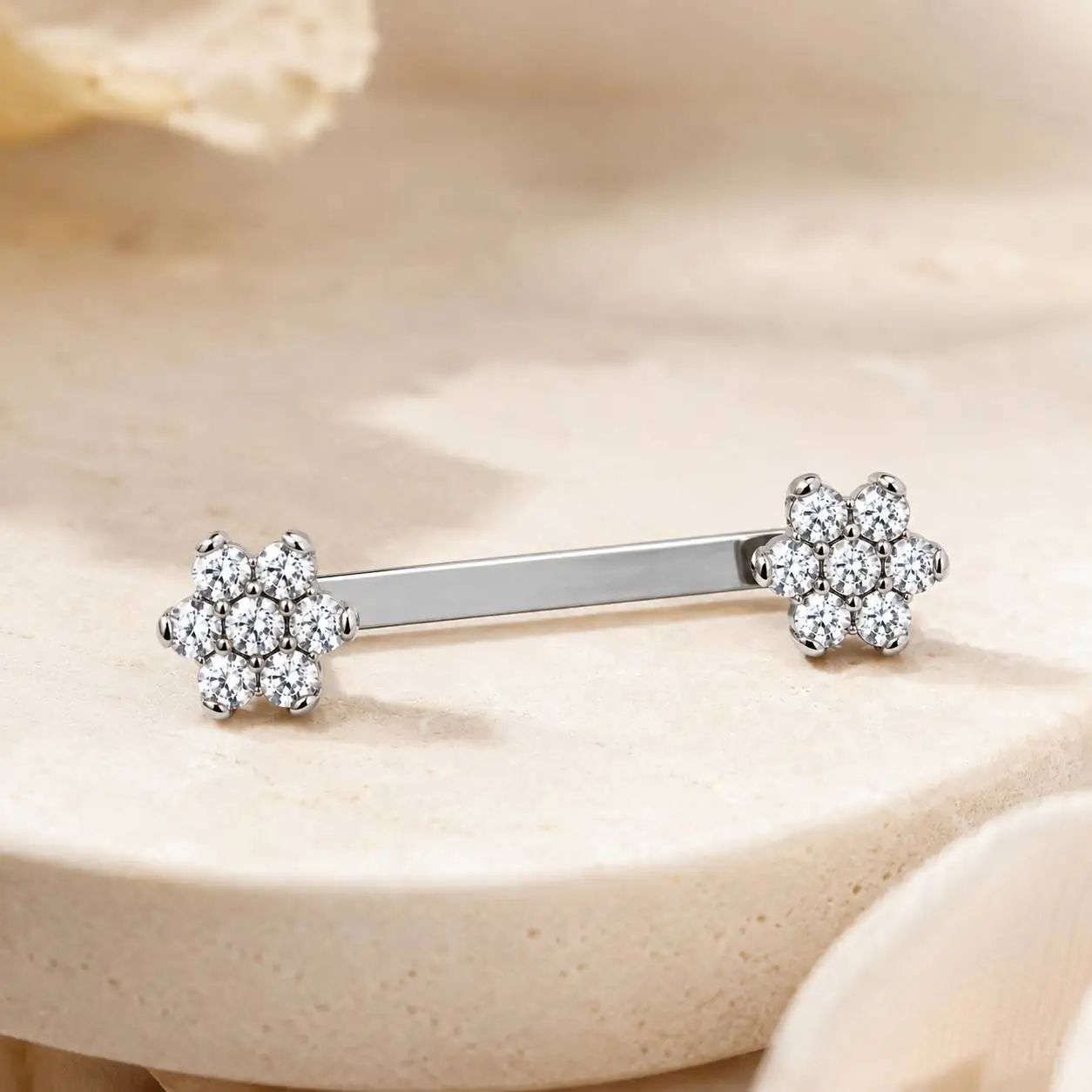 titanium-surface-piercing-collarbone-barbell پیرسینگ سارفیس بار تیتانیومی مناسب ترقوه با ظاهر لوکس و ظریف