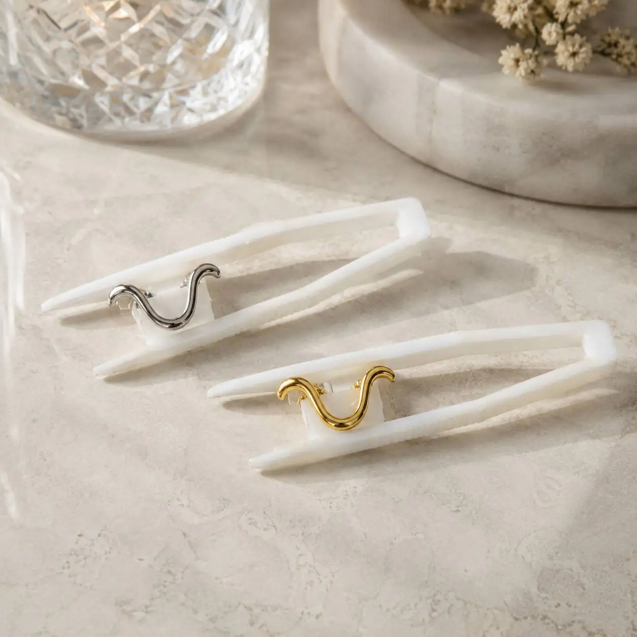 wave-design-dental-grillz-jewelry پیرسینگ دندان طرح موج مینیمال طلایی و نقرهای